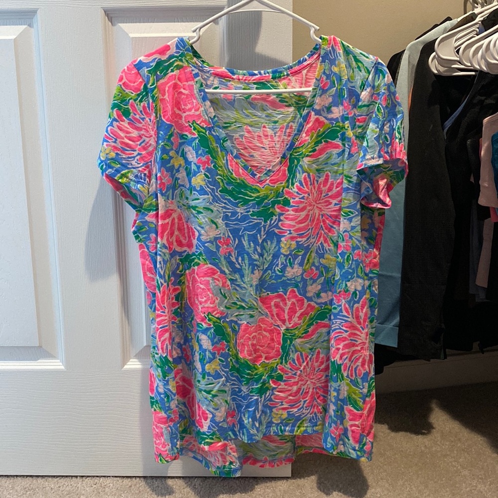 Lilly Pulitzer V neck T-shirt